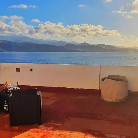 Confital Coliving Apartment - Seaview Bedroom Maison d'hôtes